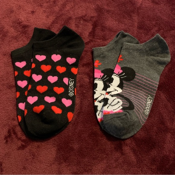 🍒🍒 Disney’s Minnie Mouse Socks 2 Pairs - Picture 1 of 2